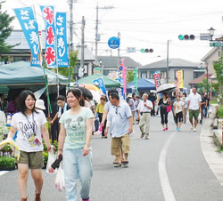 たかはるよりどり交流市の写真