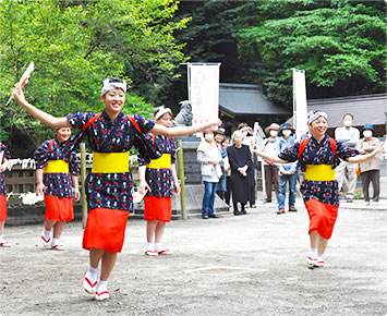 奴踊りの写真